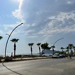 Sa Apartments! Family 2bd Flat 150m To The דירה
